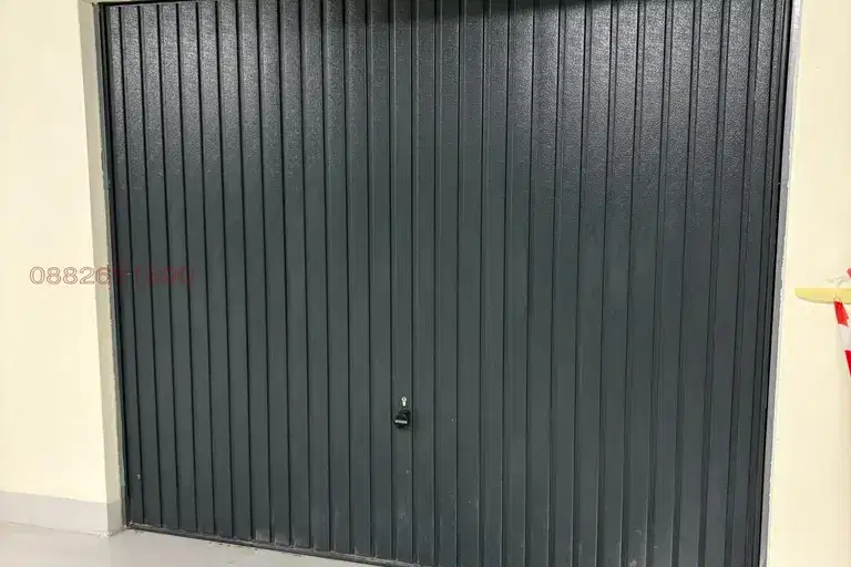 Garage/Parking in Sofiya, Banishora
