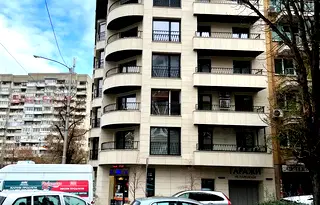 Гараж/Паркомясто в София, Белите брези