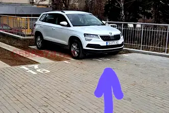 Гараж/Паркомясто в София, Дървеница