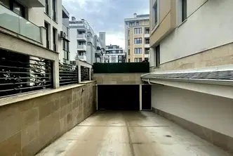 Гараж/Паркомясто в София, Кръстова вада