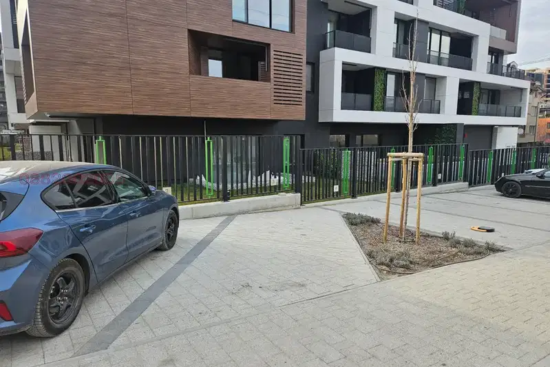 Гараж/Паркомясто в София, Кръстова вада