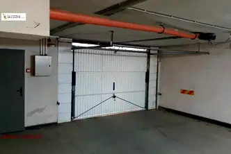 Гараж/Паркомясто в София, Полигона