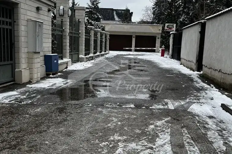 Гараж/Паркомясто в София, Витоша