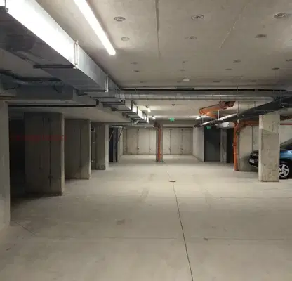 Photo 3 — Garage/Parking in Studentski