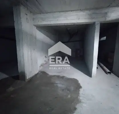 Photo 4 — Garage/Parking in Varna, Centyr