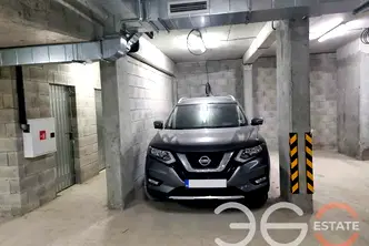Гараж/Паркомясто във Варна, Левски 1