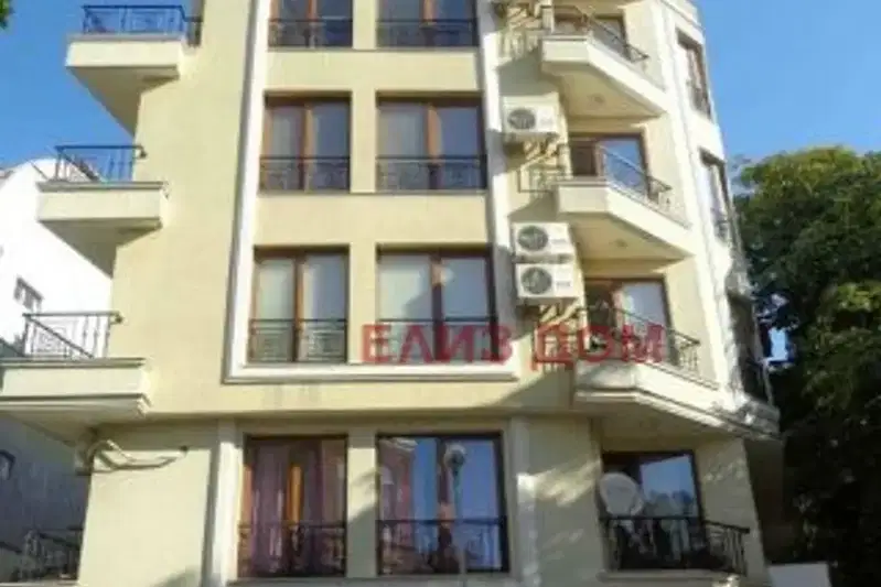 Гараж/Паркомясто във Варна, Операта