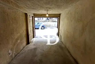 Гараж/Паркомясто във Варна, Спортна зала