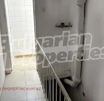 Снимка 4 — Магазин в Бургас, Възраждане