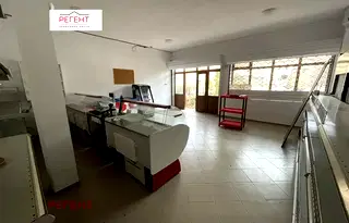 Магазин в Габрово, Младост