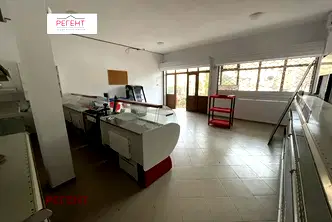 Магазин в Габрово, Младост