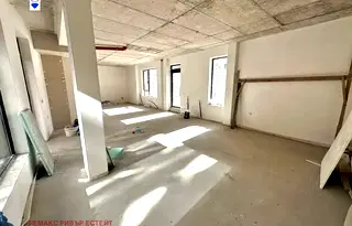 Магазин в Русе, Център