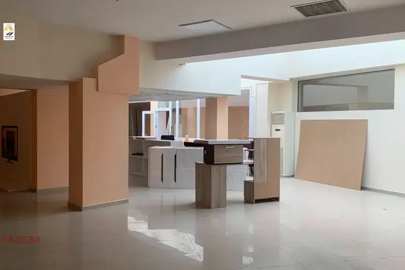 Магазин в Русе, Център
