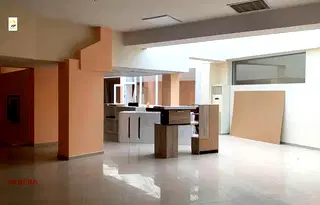 Магазин в Русе, Център