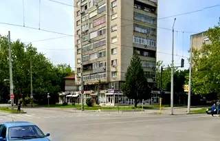 Магазин в Русе, Здравец Север 1