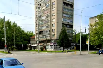 Магазин в Русе, Здравец Север 1