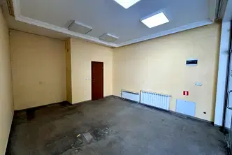 Магазин в София, Център