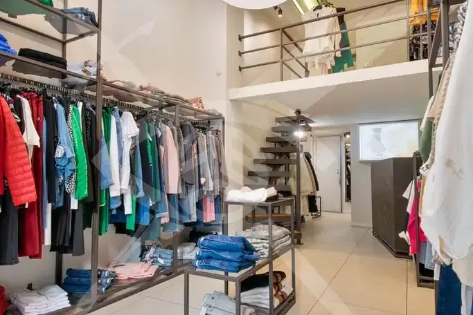 Shop in Sofiya, Centyr