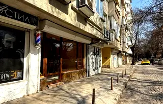 Магазин в София, Лагера