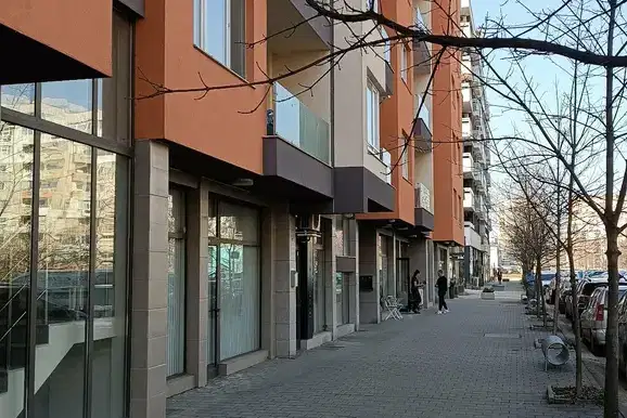 Магазин в София, Младост 1А