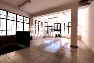 Магазин във Варна, Център