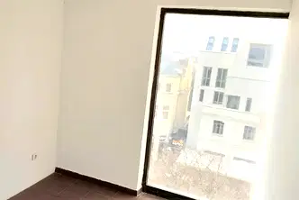 Магазин във Варна, Център
