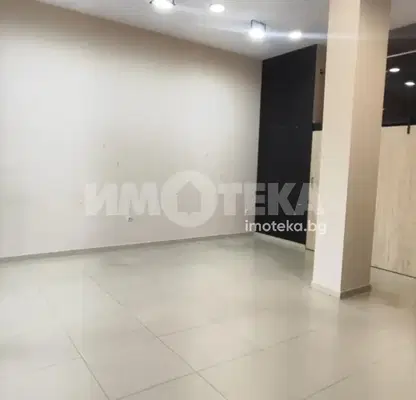 Снимка 3 — Магазин във Варна, ЖП Гара
