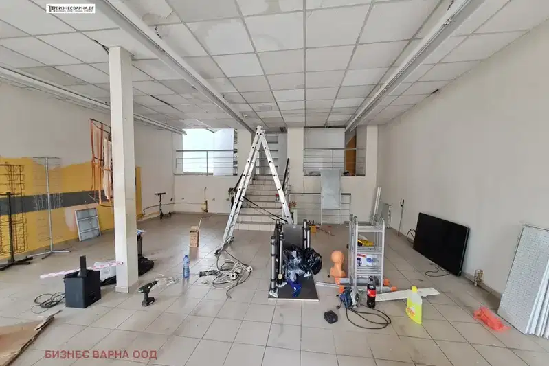 Магазин във Варна, ВИНС-Червен площад