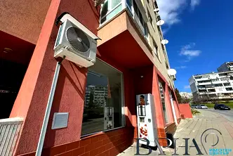 Магазин във Варна, Владислав Варненчик 1