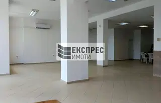 Магазин във Варна, Владислав Варненчик 1