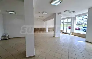 Магазин във Варна, Владислав Варненчик 1
