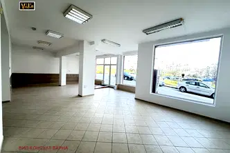 Магазин във Варна, Владислав Варненчик 1