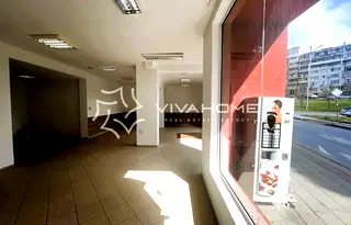 Магазин във Варна, Владислав Варненчик 1