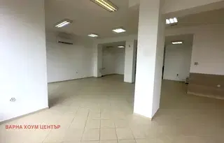 Магазин във Варна, Владислав Варненчик 1