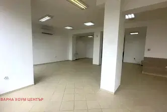 Магазин във Варна, Владислав Варненчик 1