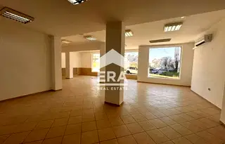 Магазин във Варна, Владислав Варненчик 2