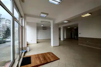Магазин във Варна, Владислав Варненчик 2