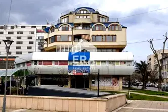 Магазин в Ямбол, Център