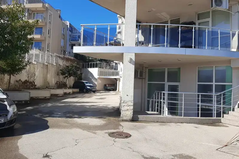 Заведение във Варна, Бяла