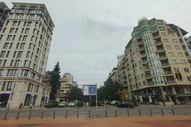 Venue in Sofiya, Centyr