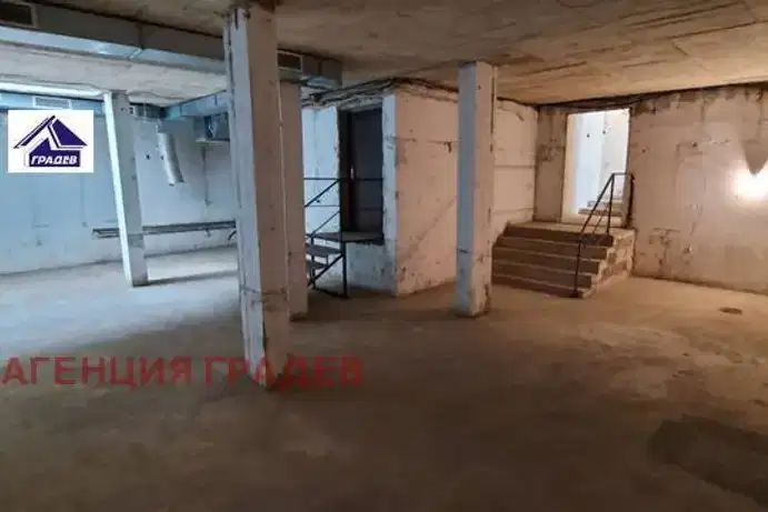 Заведение във Варна, Левски 1