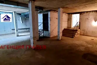 Заведение във Варна, Левски 1