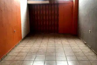 Склад в Русе, Ялта
