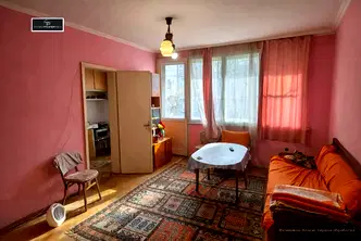 Тристаен апартамент в Център на Бургас с тераса