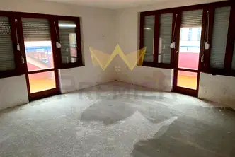 Многостаен апартамент с 4 спални в центъра на Бургас с тераси