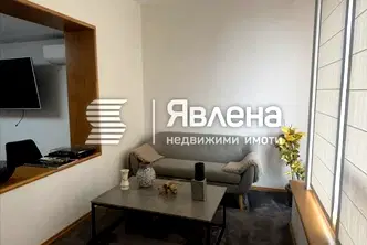 2-стаен апартамент с остъклена тераса в Център, Бургас
