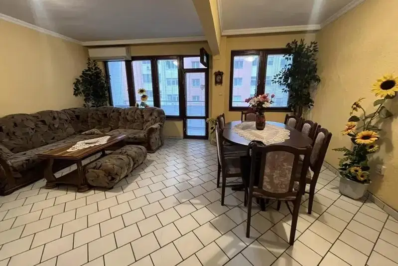 3-bedroom apartment in Burgas, Vyzrajdane