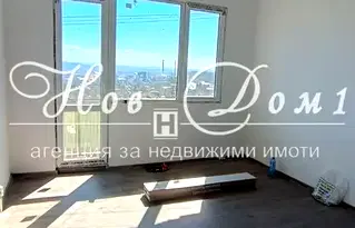 Тристаен апартамент във Варна, Девня