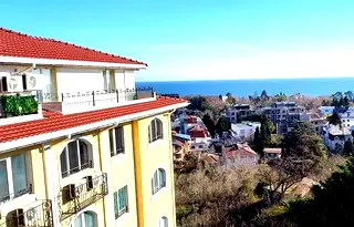 Тристаен апартамент в к.к. Св.Св. Константин и Елена