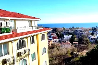 Тристаен апартамент в к.к. Св.Св. Константин и Елена